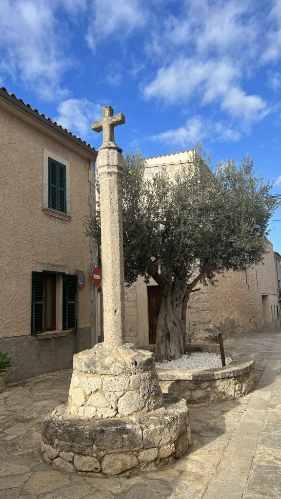 Creu del Molinar - Das typische Wahrzeichen von Montuïri