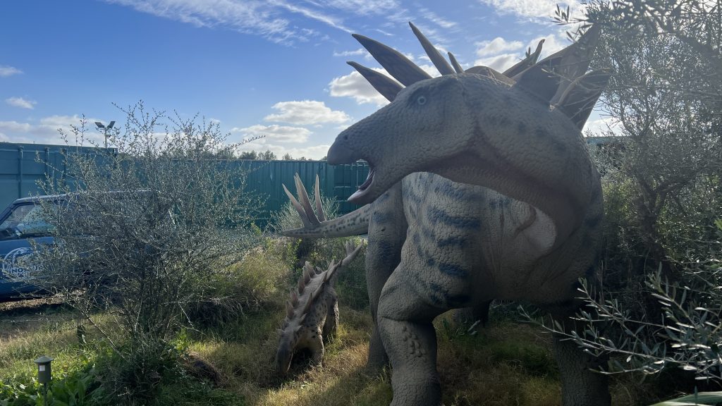 Dinosaurier im Dinosaurland in Porto Cristo