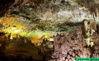 Stalaktiten und Stalagmiten in Hams Caves