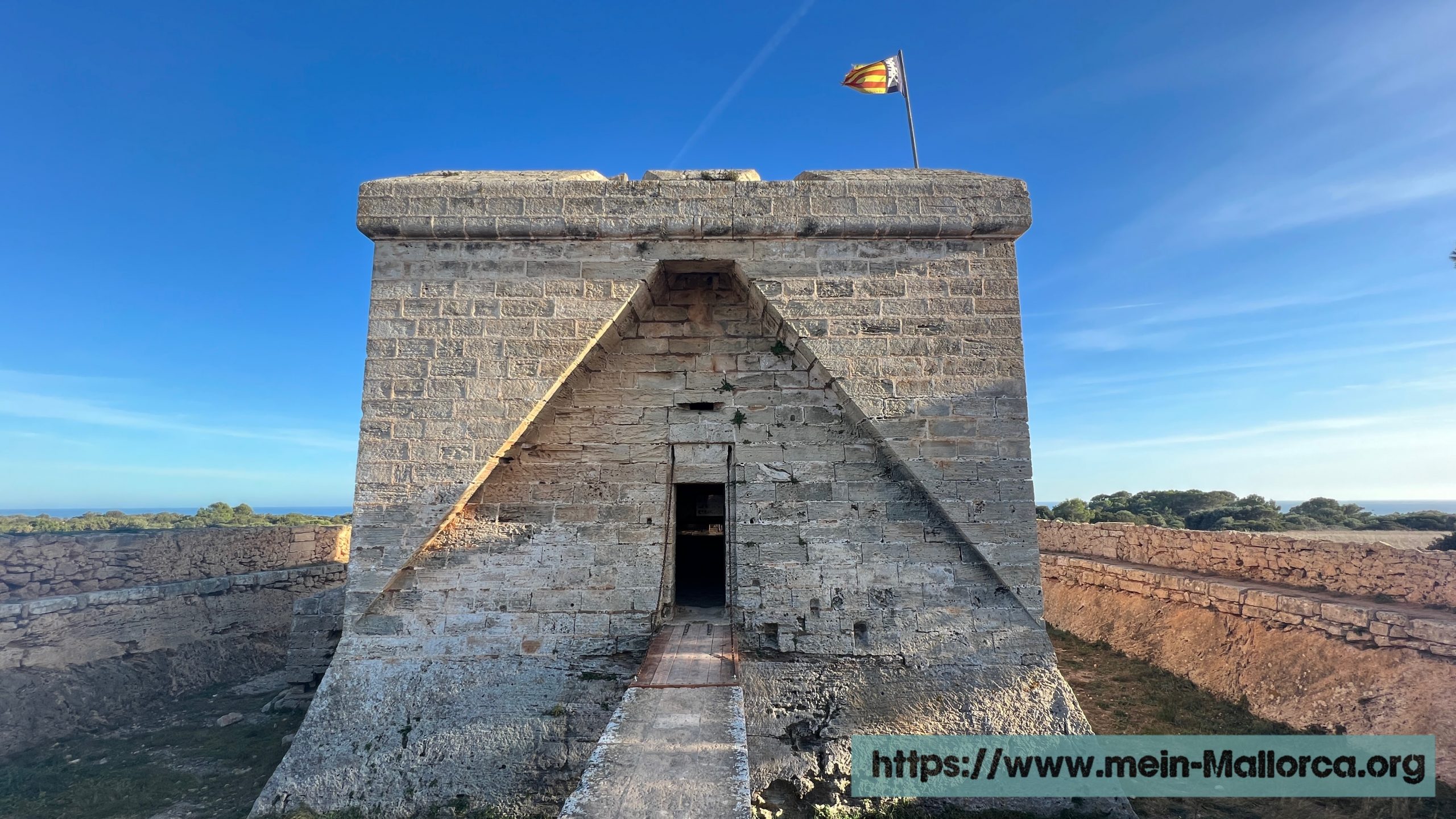 Castell de la Punta de n’Amer – Sehenswürdigkeit in Cala Millor