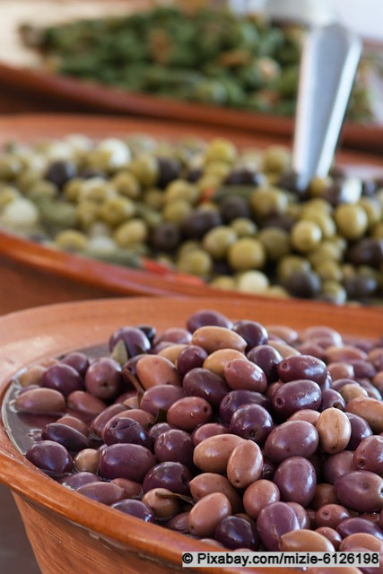 eingelegte Oliven