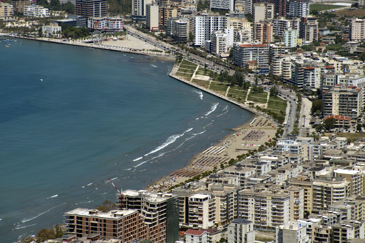 Vlora begeistert mit Meerblick, Promenade und Riviera-Gefühl