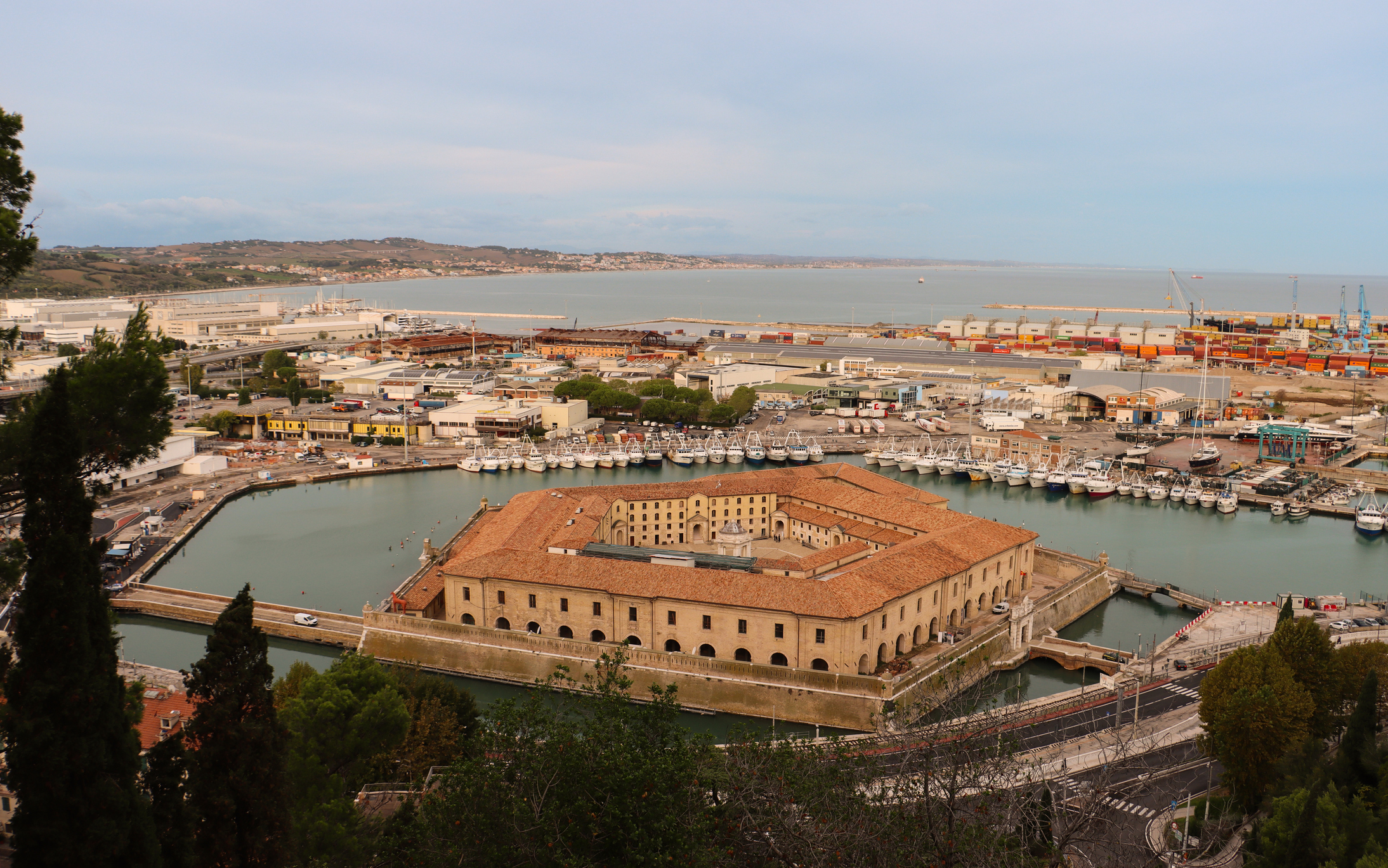 Ancona: Wo Altstadtgassen, Strände und mediterrane Lebensart zusammenkommen
