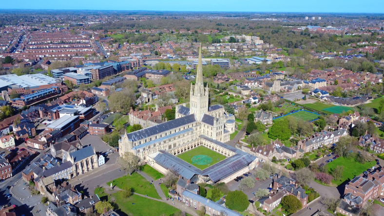 Norwich: Warum diese Stadt perfekt für Kultur, Genuss und schöne Spaziergänge ist