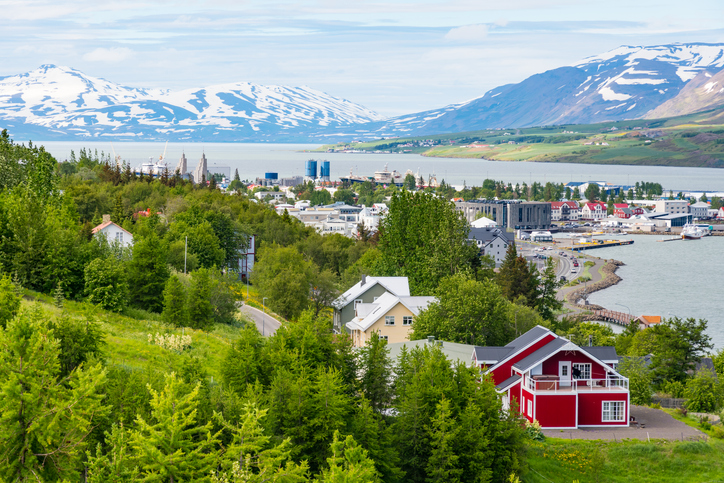 Akureyri: Sehenswürdigkeiten, Fjorde und Ausflüge rund um den Polarkreis