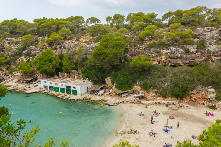 Cala Pi: Steilküste, Sandstrand und echtes Mallorca-Gefühl