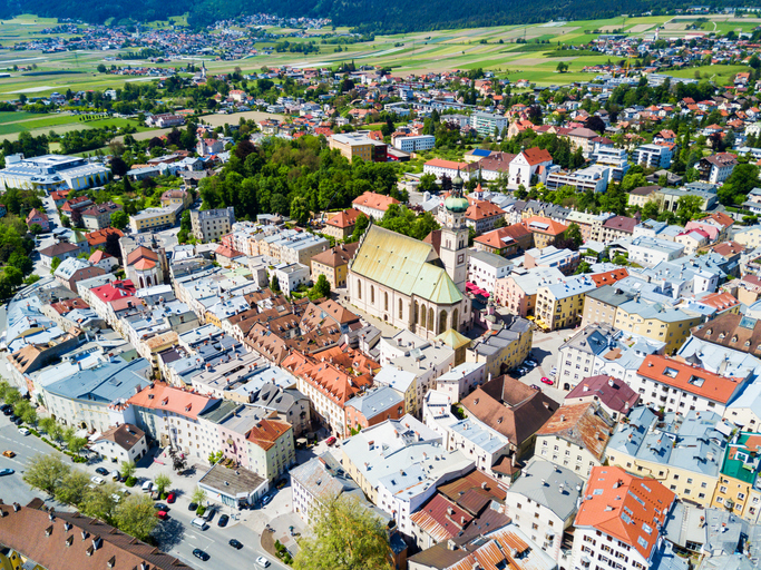 Hall in Tirol: Kleine Plätze, Tiroler Küche und entspannte Altstadtmomente