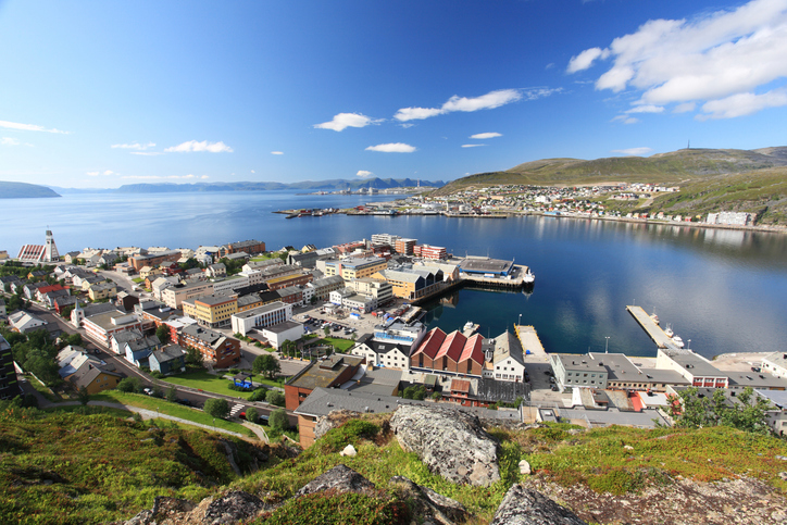 Hammerfest am Rand Europas – wo Fjorde, Berge und das Nordmeer den Alltag prägen